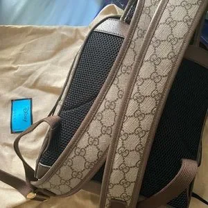 LIMITED EDITION Authentic NWT in box Gucci Disney Collab Donald Rocket Backpack 6518674d81078a4da07a0d55.jpg main image 4